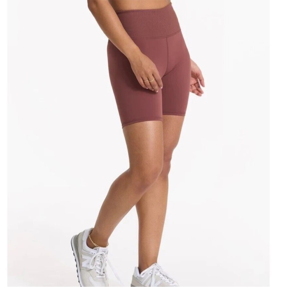Vuori Rib Studio Biker Shorts sz Small
